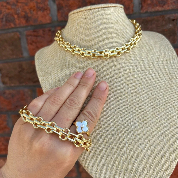 Graduated Link Necklace And Bracelet Set - Picture 1 of 12